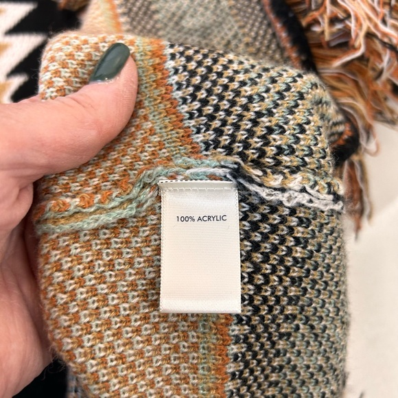 Buckle BKE Southwestern Fringe Open Flyaway Cardigan Sweater Women’s Medium - Picture 8 of 8